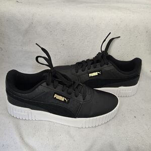 PUMA Black Low-Top Sneakers with White Platform Sole